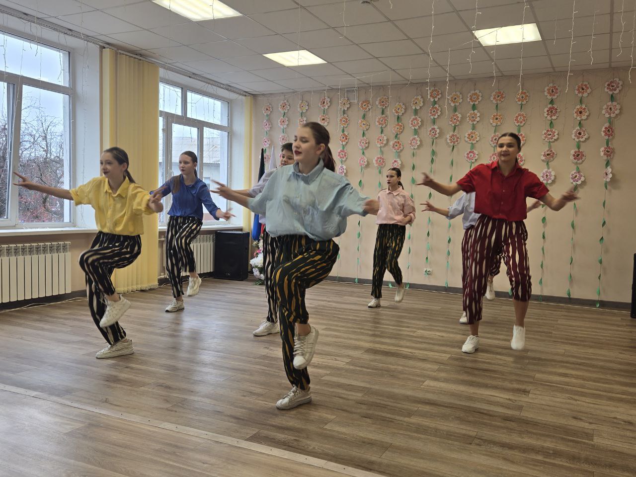 Сегодня, в День сотрудника органов внутренних дел Российской Федерации глава муниципального образования городского округа Дебальцево Сергей Желновач поздравил коллектив Отдела Министерства внутренних дел Российской Федерации... Сегодня, в День сотрудника органов внутренних дел Российской Федерации глава муниципального образования городского округа Дебальцево Сергей Желновач поздравил коллектив Отдела Министерства внутренних дел Российской Федерации...