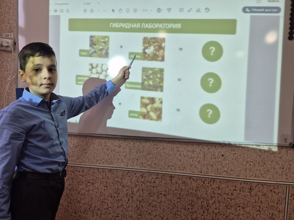 В школах Ждановки провели занятия на тему «Селекция и генетика» В школах Ждановки провели занятия на тему «Селекция и генетика»
