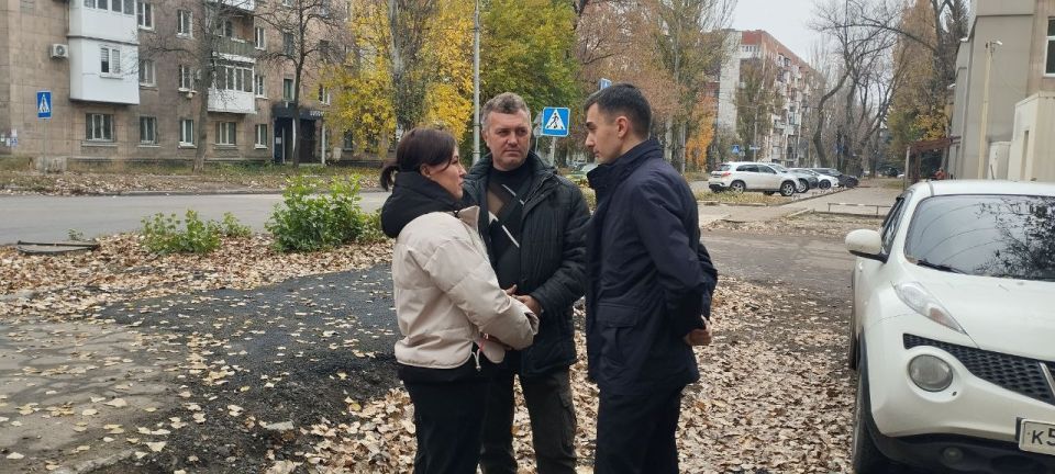10 ноября, депутат Макеевского городского совета Сергей Зуев провел встречу с населением по адресу: г.о. Макеевка, г. Макеевка, ул. Панченко, д.48 10 ноября, депутат Макеевского городского совета Сергей Зуев провел встречу с населением по адресу: г.о. Макеевка, г. Макеевка, ул. Панченко, д.48