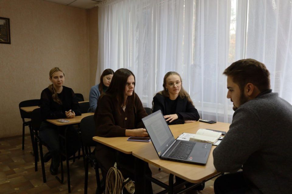 Встреча с депутатом Сергеем Медведевым Встреча с депутатом Сергеем Медведевым