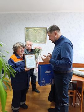 "ЗОЛОТОЙ ФОНД" ПРЕДПРИЯТИЯ: РУКОВОДИТЕЛЬ ДОНЕЦКОГО ФИЛИАЛА "ДОНБАССТЕПЛОЭНЕРГО" ПОЗДРАВИЛ С 80-ЛЕТНИМ ЮБИЛЕЕМ ТОКАРЯ ЗИНАИДУ КУРДЮКОВУ