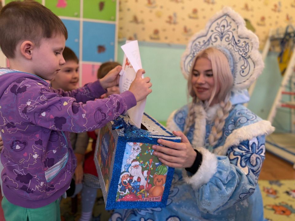 Исполнить мечты и подарить веру в лучшее: в ДНР стартует акция «Новогоднее чудо» Исполнить мечты и подарить веру в лучшее: в ДНР стартует акция «Новогоднее чудо»