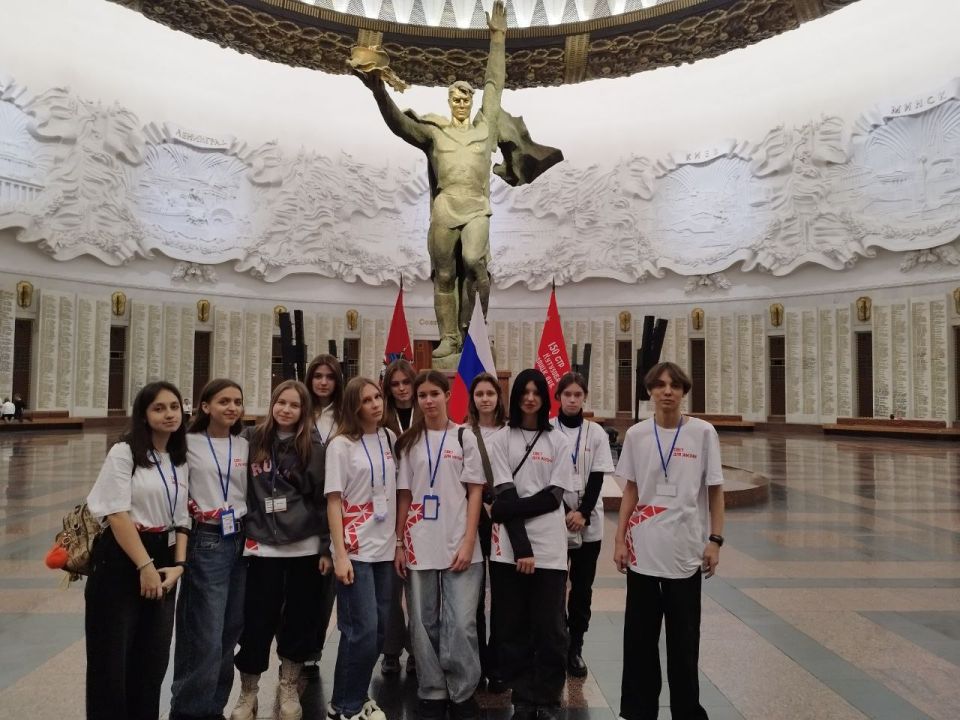 Иван Приходько: По приглашению Министра энергетики Российской Федерации Сергея Евгеньевича Цивилева и при поддержке Музея Победы 150 юных горловчан в возрасте от 13 до 17 лет побывали в Москве в рамках проекта «Дважды... Иван Приходько: По приглашению Министра энергетики Российской Федерации Сергея Евгеньевича Цивилева и при поддержке Музея Победы 150 юных горловчан в возрасте от 13 до 17 лет побывали в Москве в рамках проекта «Дважды...