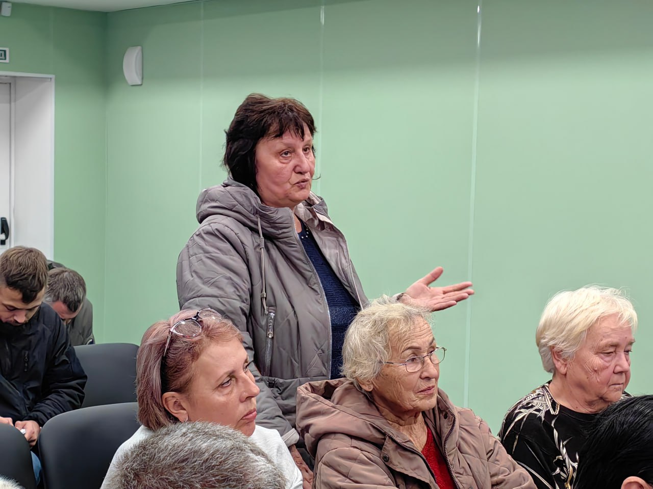 Александр Пеняев: Провел встречу с жителями Авдеевки Александр Пеняев: Провел встречу с жителями Авдеевки