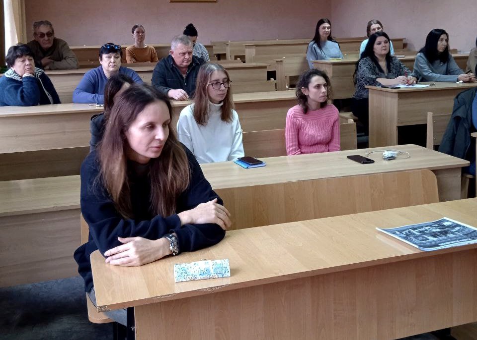 Иван Адамец: Заместитель руководителя Управы Куйбышевского района Елена Строганова провела встречу с коллективом Донецкого колледжа экономики, технологий и дизайна Иван Адамец: Заместитель руководителя Управы Куйбышевского района Елена Строганова провела встречу с коллективом Донецкого колледжа экономики, технологий и дизайна