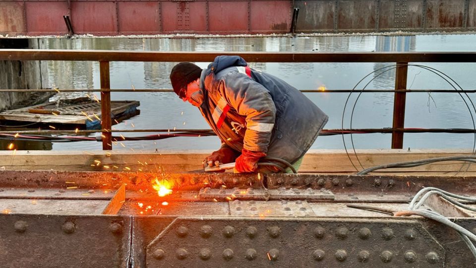 Продолжается активная фаза капремонта моста на проспекте Ильича в Донецке Продолжается активная фаза капремонта моста на проспекте Ильича в Донецке