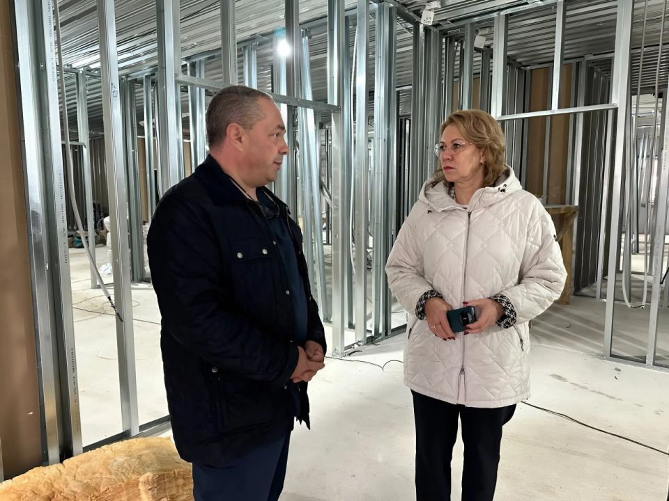 Вице-премьер Лариса Толстыкина проверила ход строительства новых медицинских объектов в Донецке
