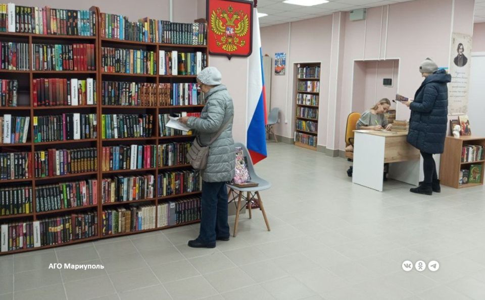 Мариупольская библиотека имени Н.В. Гоголя вернулась на свой прежний адрес Мариупольская библиотека имени Н.В. Гоголя вернулась на свой прежний адрес