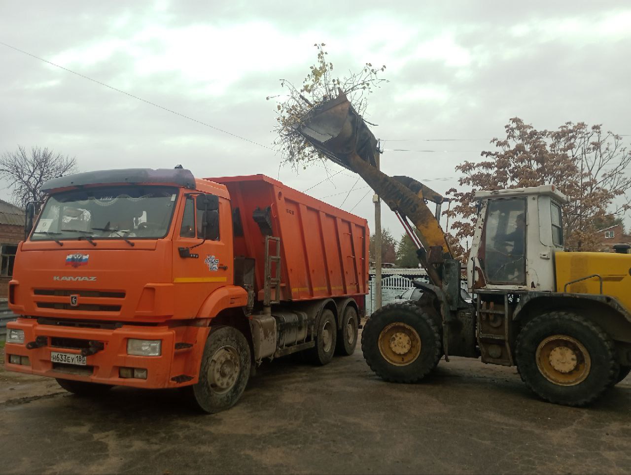 Василий Овчаров: Во время сегодняшнего Прямого эфира Глава Денис Владимирович Пушилин, отвечая на вопросы жителей Республики, поднял немало актуальных тем и дал доходчивые разъяснения о реалиях жизни нашего региона