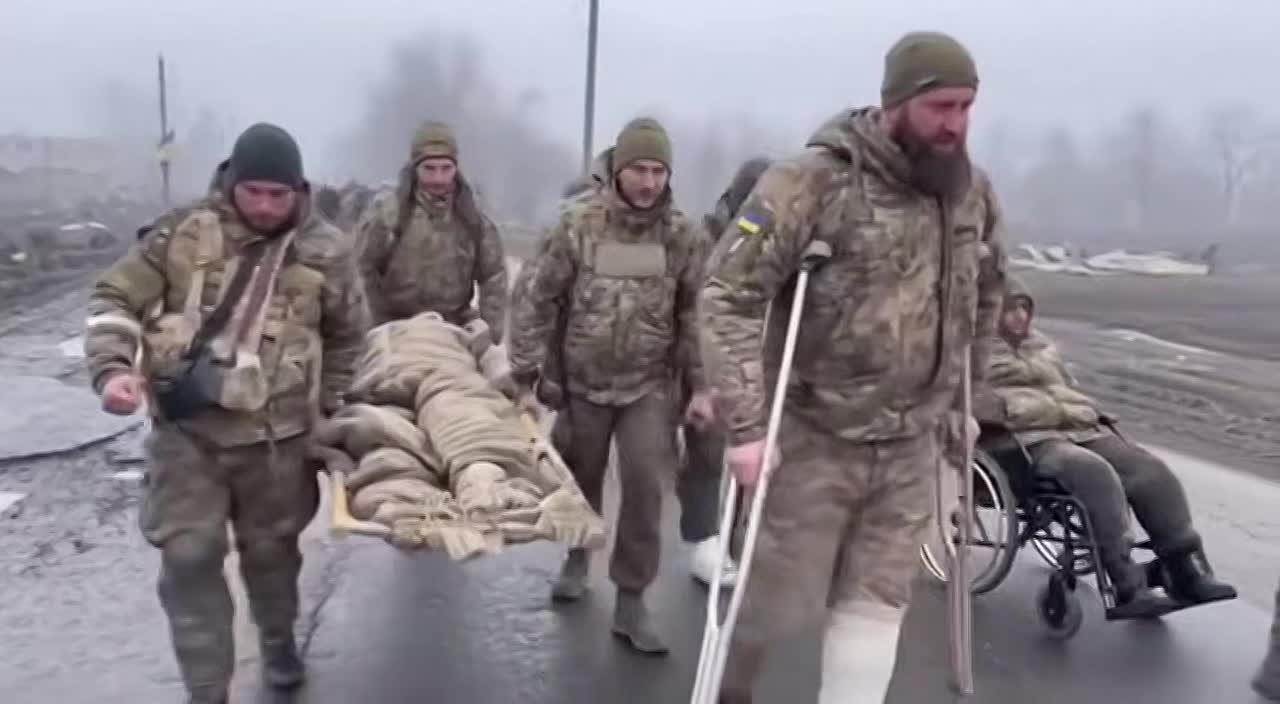Раненые боевики ВСУ выходят из Красноармейска, думая что из Покровска