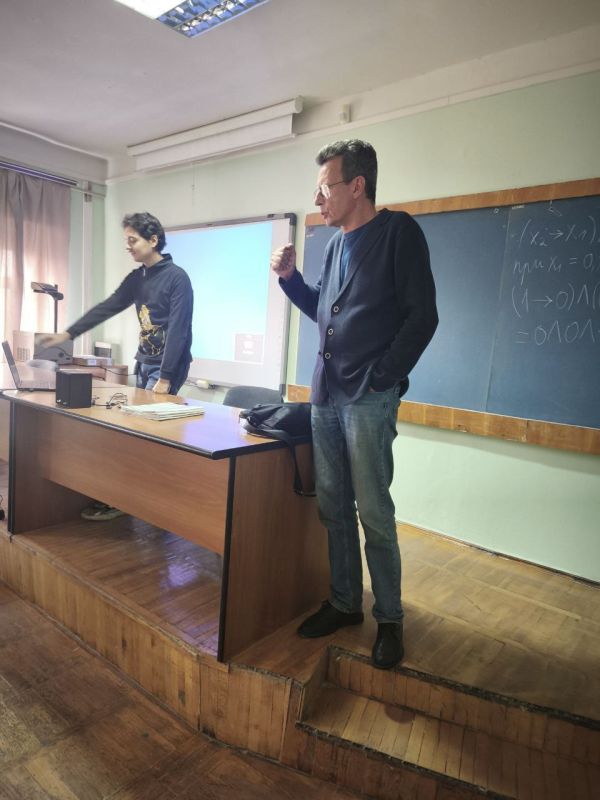 Выбираем жизнь без наркотиков: тематический круглый стол в ДОНИЖТ Выбираем жизнь без наркотиков: тематический круглый стол в ДОНИЖТ