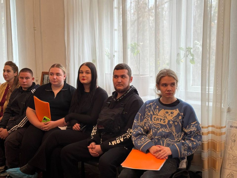 В женской консультации ГБУ ДНР «ЦГБ г. Тореза» в рамках партийного проекта "Здоровое будущее" прошла информативная лекция, посвященная здоровью будущих мам и их малышей В женской консультации ГБУ ДНР «ЦГБ г. Тореза» в рамках партийного проекта "Здоровое будущее" прошла информативная лекция, посвященная здоровью будущих мам и их малышей
