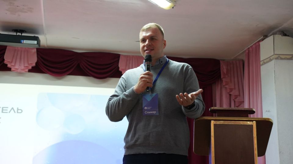 Михаил Желтяков: Месяц назад вместе с представителями региональных общественных организаций и Молодёжным советом Министерства культуры ДНР наметили планы по реализации масштабного просветительского проекта Михаил Желтяков: Месяц назад вместе с представителями региональных общественных организаций и Молодёжным советом Министерства культуры ДНР наметили планы по реализации масштабного просветительского проекта