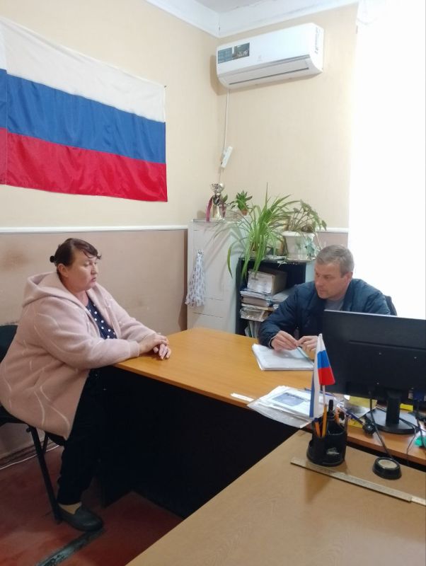 Сегодня депутат Мангушского муниципального совета, член фракции Всероссийской политической партии «ЕДИНАЯ РОССИЯ» в Мангушском муниципальном совете провел встречу с жителями села Стародубовка Сегодня депутат Мангушского муниципального совета, член фракции Всероссийской политической партии «ЕДИНАЯ РОССИЯ» в Мангушском муниципальном совете провел встречу с жителями села Стародубовка