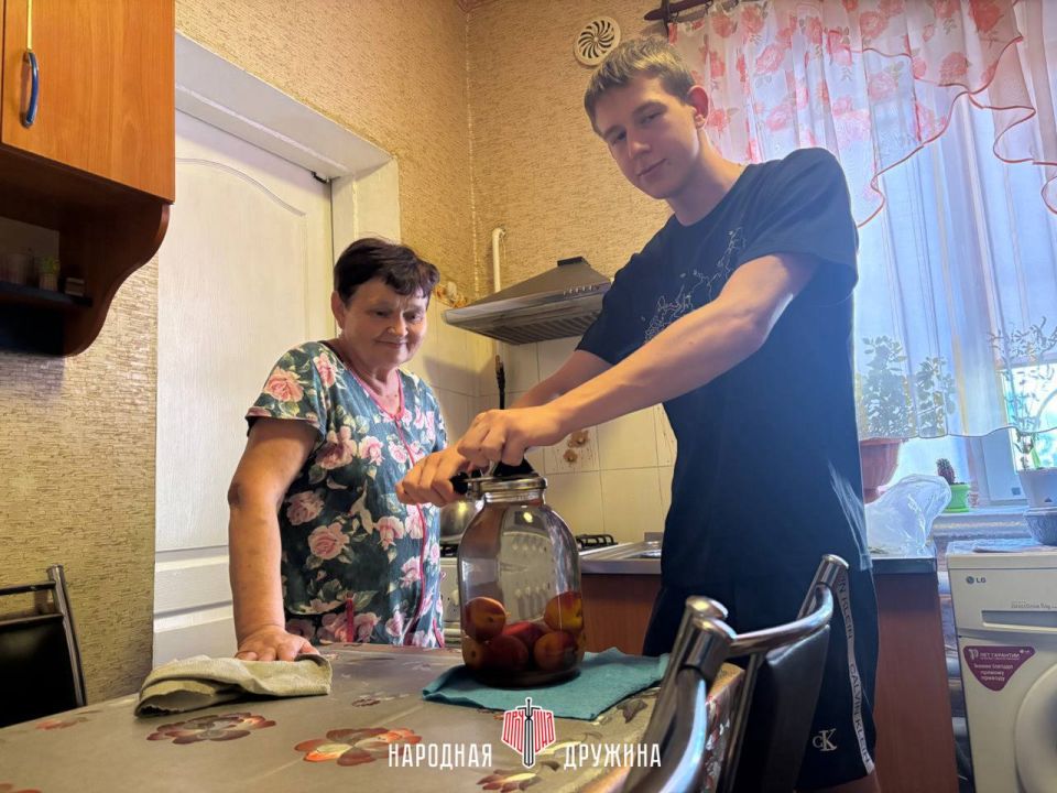 Наталья Великодная: Сегодня, в ходе проведения очередной прямой линии, Глава ДНР Денис Пушилин напомнил жителям о старте республиканского конкурса «Гордость Донбасса», где в рамках мероприятий лучшие добровольческие практики... Наталья Великодная: Сегодня, в ходе проведения очередной прямой линии, Глава ДНР Денис Пушилин напомнил жителям о старте республиканского конкурса «Гордость Донбасса», где в рамках мероприятий лучшие добровольческие практики...