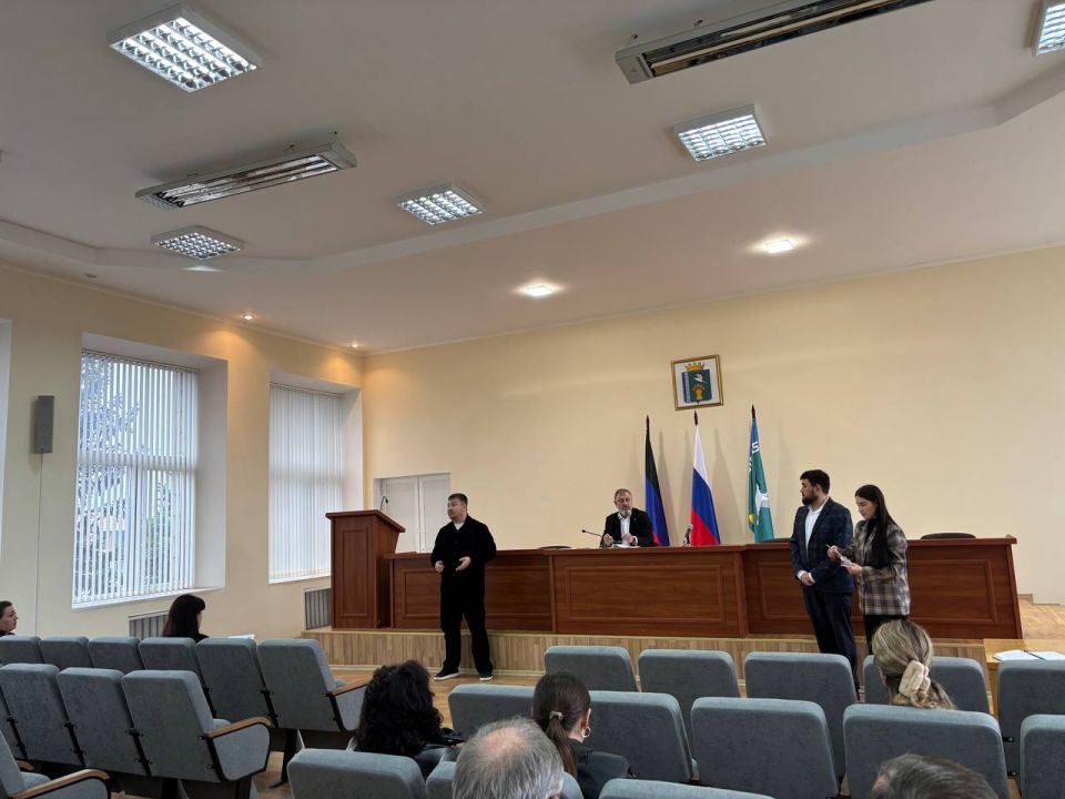 Борис Трима: ВТБ банк представил в Мангушском округе новые финансовые возможности для жителей Борис Трима: ВТБ банк представил в Мангушском округе новые финансовые возможности для жителей