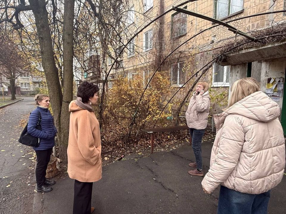11 ноября 2025 года мониторинговая группа Ясиноватского муниципального округа по контролю качества предоставляемых услуг теплоснабжения, возглавляемая председателем Ясиноватского муниципального совета Анной Бондарь... 11 ноября 2025 года мониторинговая группа Ясиноватского муниципального округа по контролю качества предоставляемых услуг теплоснабжения, возглавляемая председателем Ясиноватского муниципального совета Анной Бондарь...