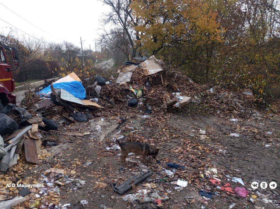 В трех районах Мариуполя коммунальщики ликвидировали очередные стихийные свалки В трех районах Мариуполя коммунальщики ликвидировали очередные стихийные свалки