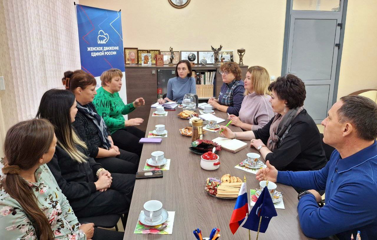 Женское движение- это больше, чем про работу: главное- выслушать и помочь Женское движение- это больше, чем про работу: главное- выслушать и помочь