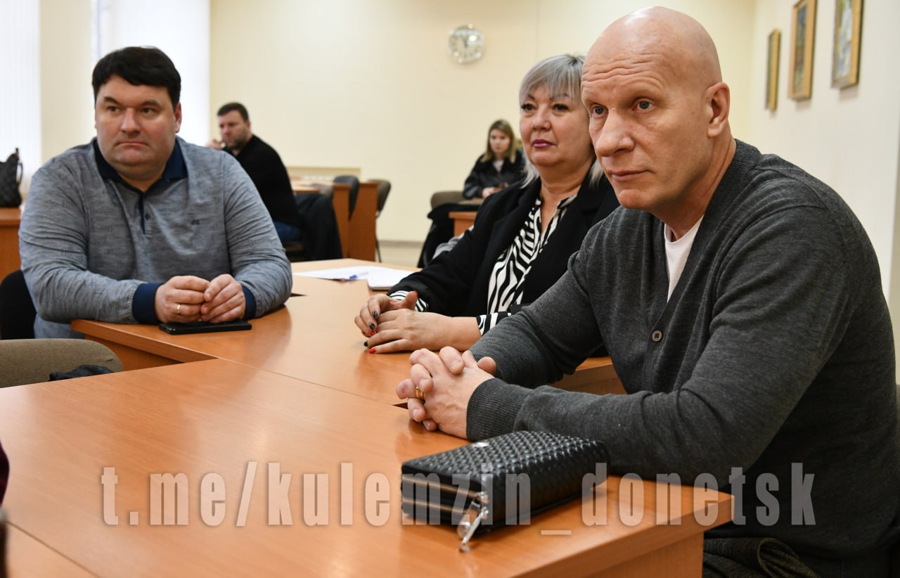 Алексей Кулемзин: Сегодня состоялось очередное заседание межведомственного штаба по вопросам охраны здоровья граждан в муниципальном образовании городского округа Донецк Алексей Кулемзин: Сегодня состоялось очередное заседание межведомственного штаба по вопросам охраны здоровья граждан в муниципальном образовании городского округа Донецк