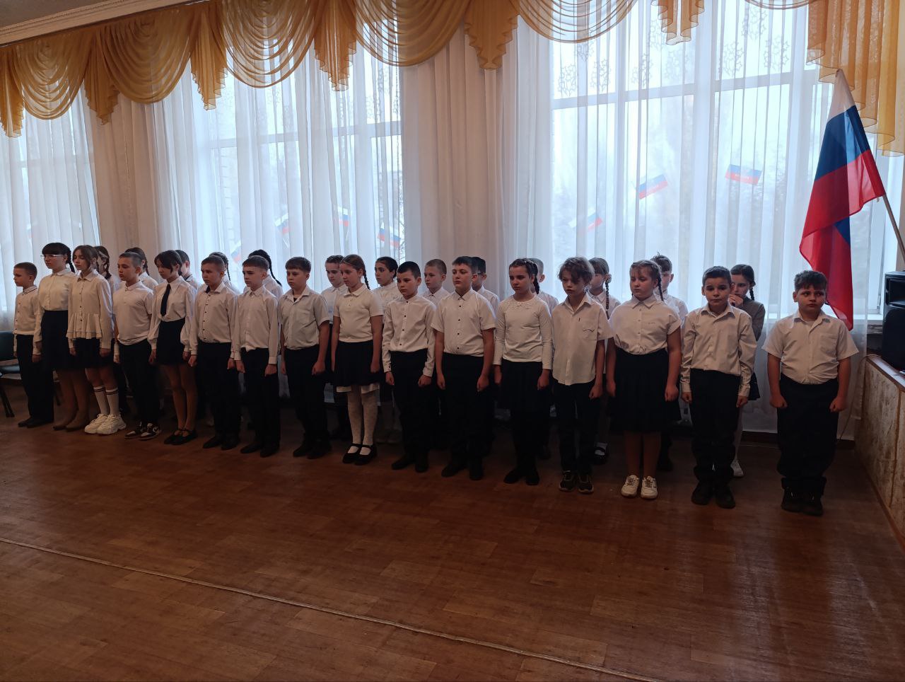 В школе Ждановки открылся третий гвардейский класс В школе Ждановки открылся третий гвардейский класс