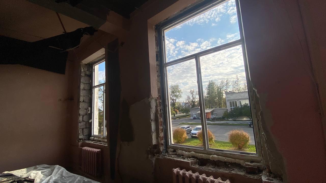 Нижегородская область обновляет окна в здании Центра детского и юношеского творчества в Харцызске