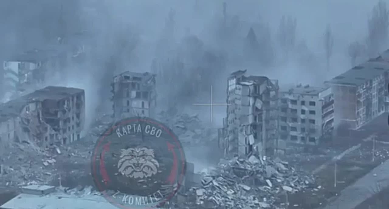 Еще кадры из Мирнограда с "пивтонной" бомбой