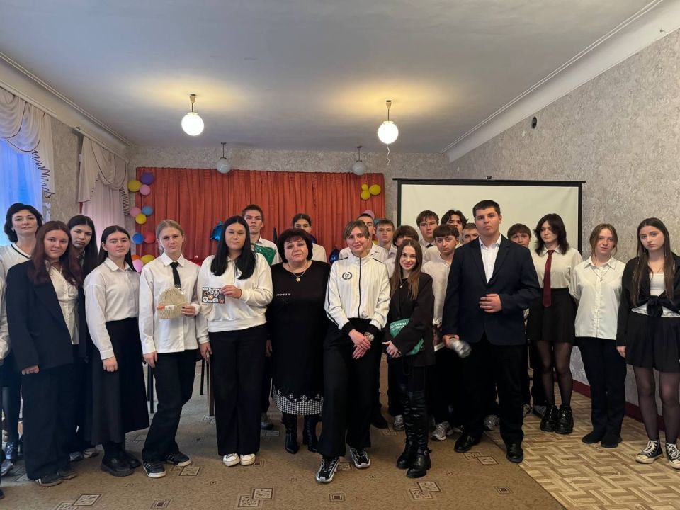 С целью реализации партийного проекта «Новая Школа», 11 ноября в Макеевке состоялись встречи с учащимися СШ № 4, СШ № 7, СШ № 47 С целью реализации партийного проекта «Новая Школа», 11 ноября в Макеевке состоялись встречи с учащимися СШ № 4, СШ № 7, СШ № 47