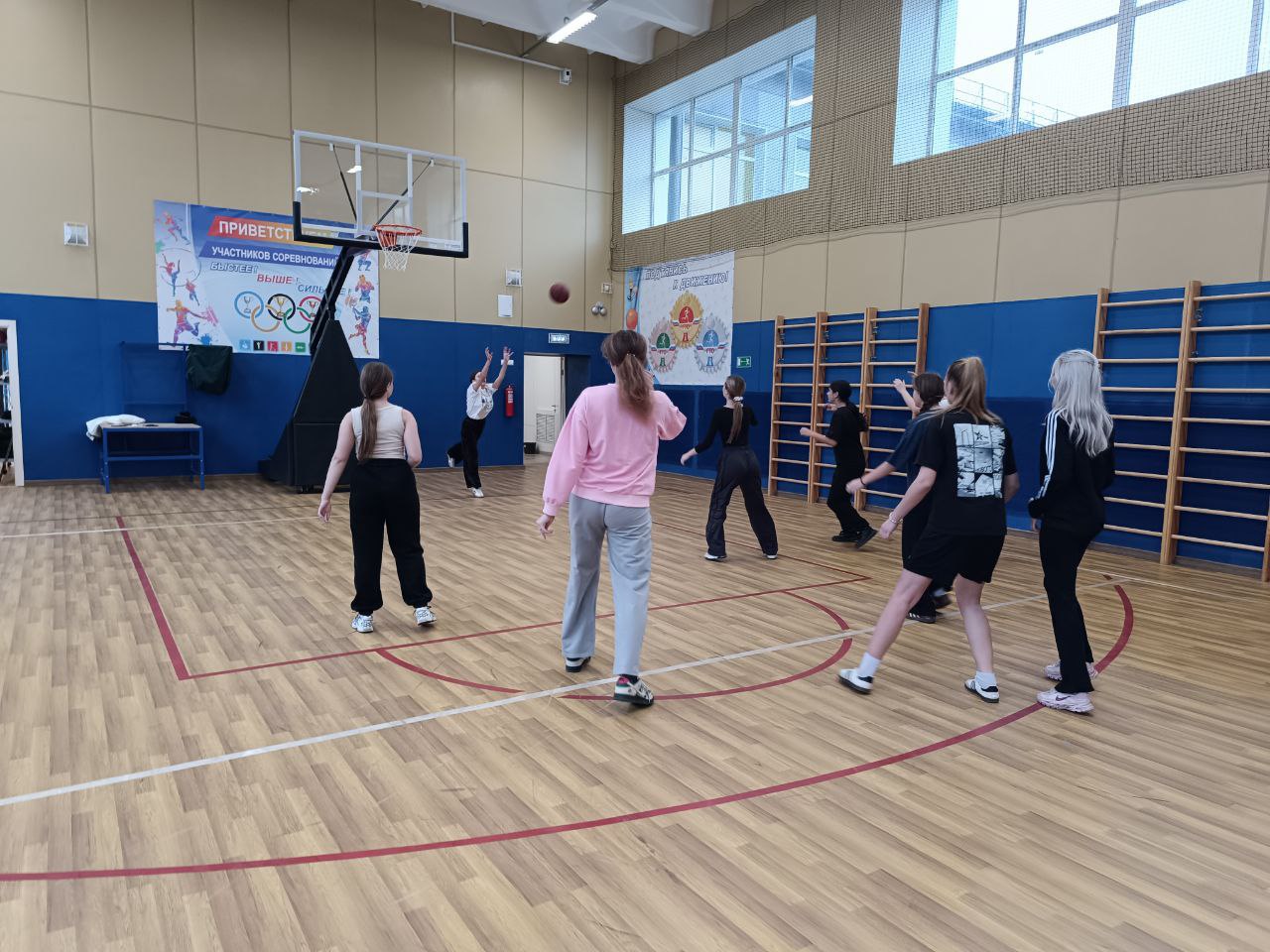 Сегодня, 12 ноября в рамках проекта «Детский спорт» партии «Единая Россия» состоялся муниципальный этап Чемпионата «ШОЛЬНАЯ БАСКЕТБОЛЬНАЯ ЛИГА ДОНЕЦКОЙ НАРОДНОЙ РЕСПУБЛИКИ» Сегодня, 12 ноября в рамках проекта «Детский спорт» партии «Единая Россия» состоялся муниципальный этап Чемпионата «ШОЛЬНАЯ БАСКЕТБОЛЬНАЯ ЛИГА ДОНЕЦКОЙ НАРОДНОЙ РЕСПУБЛИКИ»