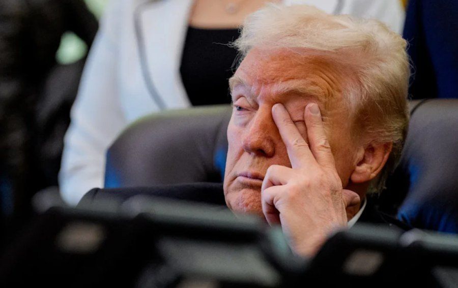 Как Трамп хамски торгует влиянием и продаёт Белый дом по квадратным метрам