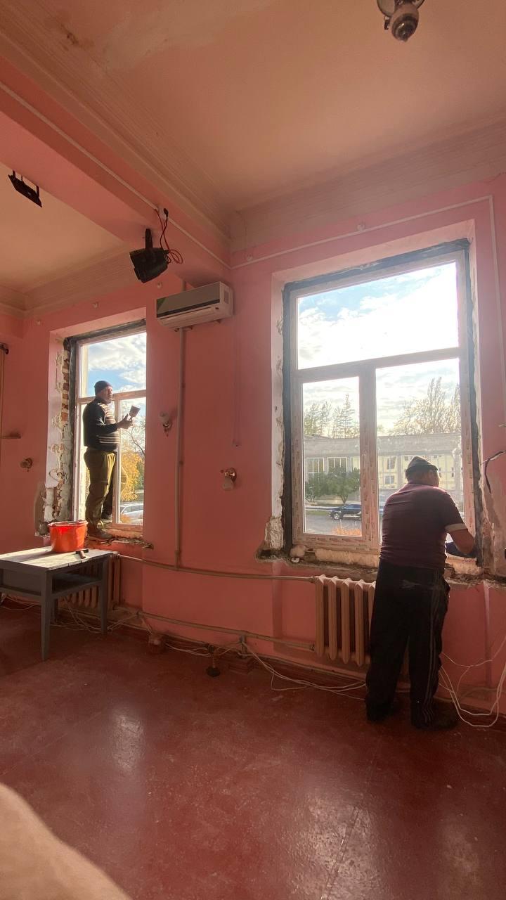 Нижегородская область обновляет окна в здании Центра детского и юношеского творчества в Харцызске Нижегородская область обновляет окна в здании Центра детского и юношеского творчества в Харцызске