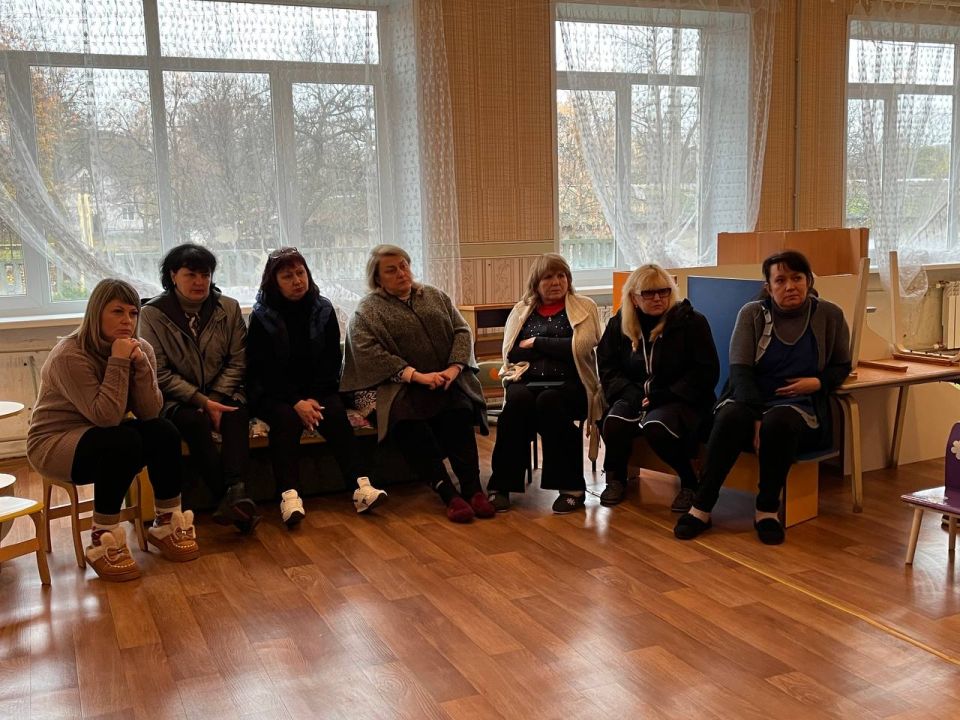 Сегодня, 12 ноября, первый заместитель главы администрации городского округа Дебальцево Максим Вельма провел встречу с трудовым коллективом МБДОУ «Мироновский ясли-сад № 7 «Теремок» Сегодня, 12 ноября, первый заместитель главы администрации городского округа Дебальцево Максим Вельма провел встречу с трудовым коллективом МБДОУ «Мироновский ясли-сад № 7 «Теремок»