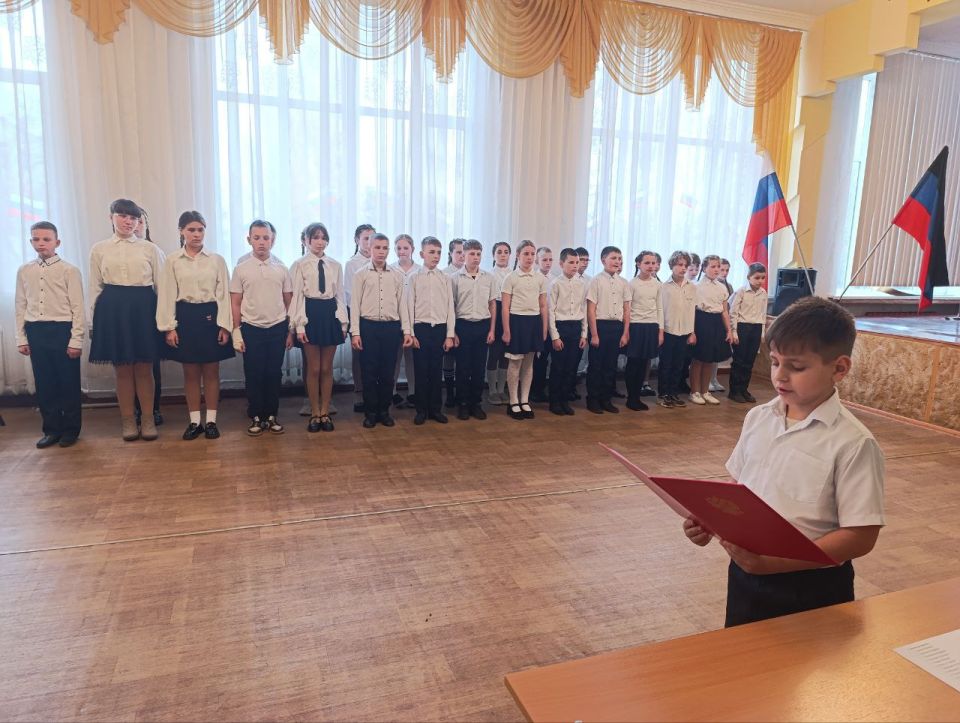В школе Ждановки открылся третий гвардейский класс В школе Ждановки открылся третий гвардейский класс