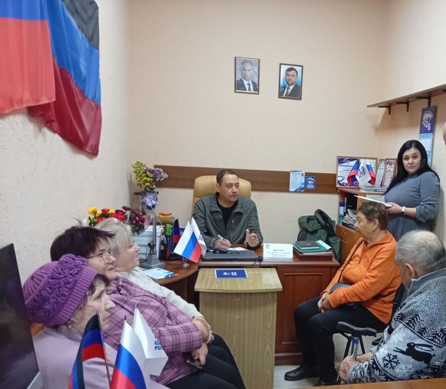 Константин Зинченко: На связи с гражданами. Провел прием граждан в Волновахском отделении общественной приемной Единой России совместно с представителями профильных управлений и отделов администрации Волновахского МО. На...