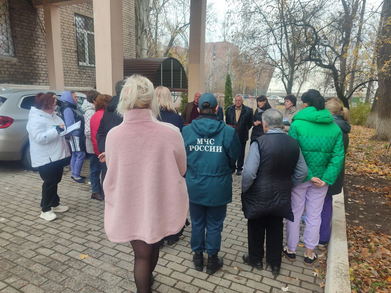 Сегодня, 12 ноября, по поручению Главы ДНР Дениса Пушилина, Руководитель Управы Калининского внутригородского района Елена Синецкая провела встречу с трудовым коллективом государственного бюджетного учреждения Донецкой...