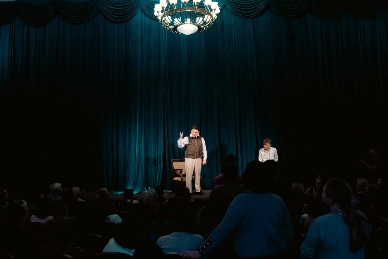 Российский актер театра и кино Александр Обласов выступил на Донецкой сцене Российский актер театра и кино Александр Обласов выступил на Донецкой сцене