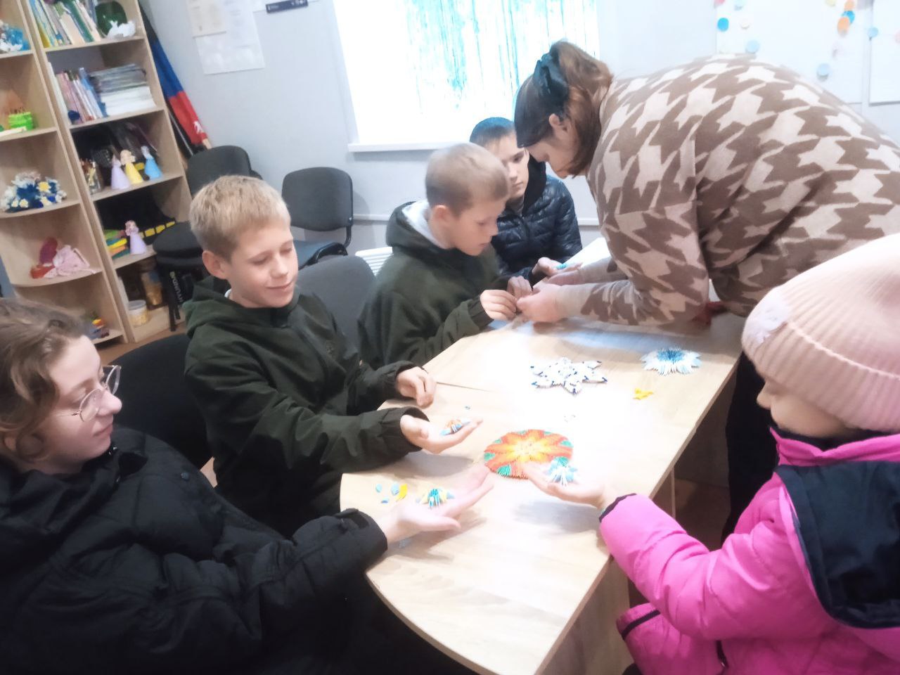 «Сказочный мир оригами». в МБУ «Красновский СДК» состоялся мастер-класс, посвященный Всемирному дню оригами «Сказочный мир оригами». в МБУ «Красновский СДК» состоялся мастер-класс, посвященный Всемирному дню оригами