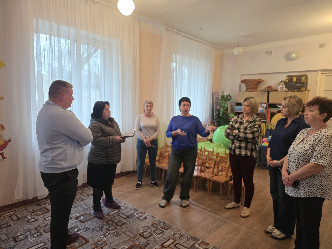 Начальник Новосветского территориального отдела Дмитрий Пасько провёл встречу с сотрудниками детского сада "Малыш"