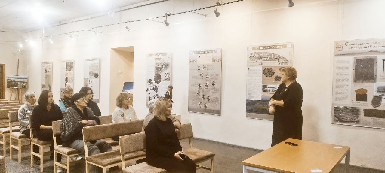 Сегодня, 12 ноября, заместитель руководителя Управы Центрально-Городского внутригородского района Лариса Онищенко провела встречу с трудовым коллективом МБУ «Макеевский художественно-краеведческий музей» Сегодня, 12 ноября, заместитель руководителя Управы Центрально-Городского внутригородского района Лариса Онищенко провела встречу с трудовым коллективом МБУ «Макеевский художественно-краеведческий музей»