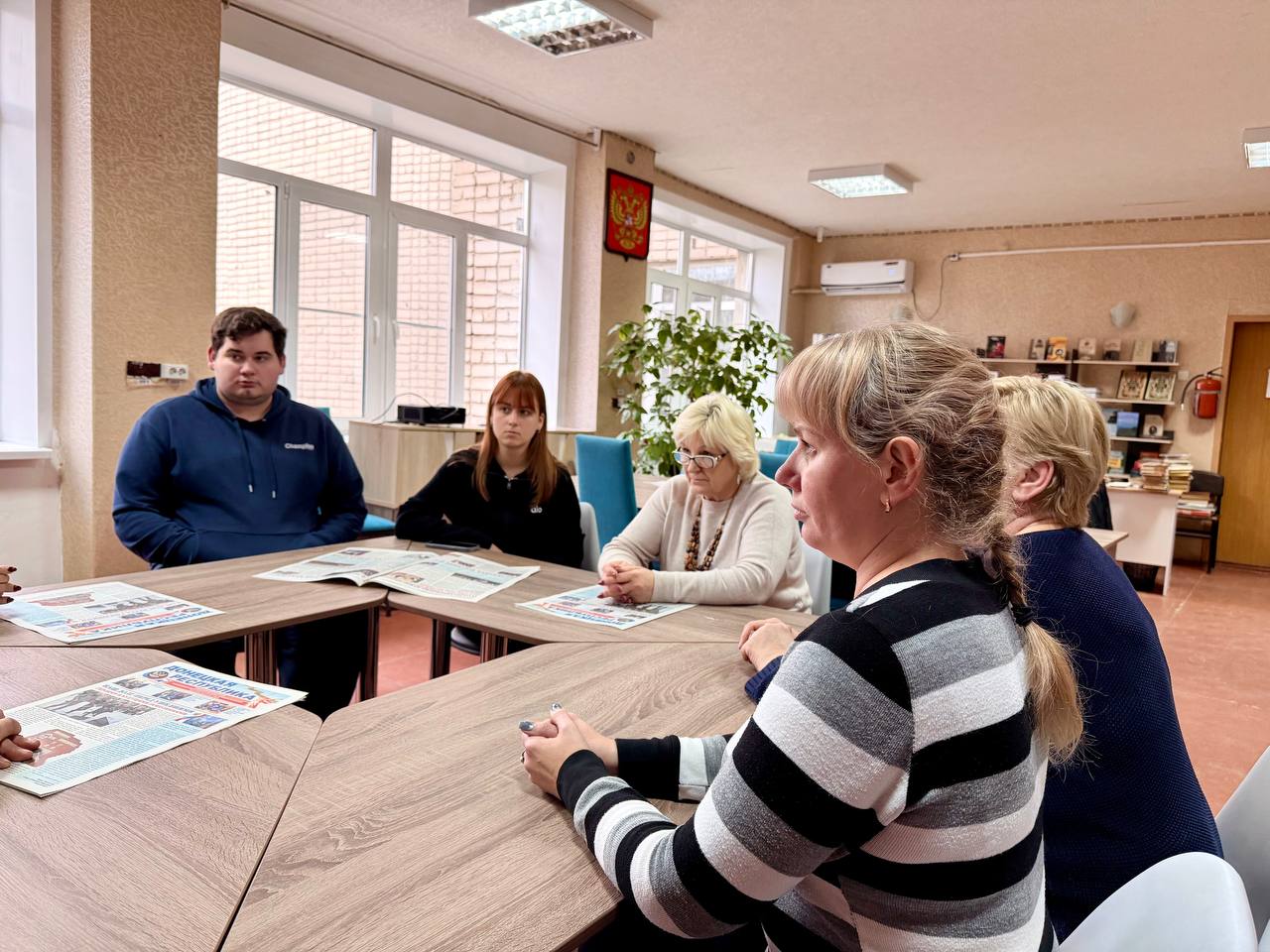 Сегодня председатель Иловайского городского совета, Виталий Песчанский, провёл встречу с трудовым коллективом Сегодня председатель Иловайского городского совета, Виталий Песчанский, провёл встречу с трудовым коллективом