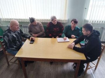 И.о. заведующего Чермалыкским территориальным сектором Администрации Тельмановского округа провела встречу с работниками Чермалыкского сельского дома культуры, где были затронуты следующие вопросы: