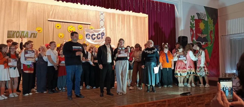 Вчера команда «ДЕСЯТОЧКА» обучающихся ГБОУ «Мироновская школа №10» приняла участие в фестивале-конкурсе КВН «Смеховой бунт: гены смеха» Вчера команда «ДЕСЯТОЧКА» обучающихся ГБОУ «Мироновская школа №10» приняла участие в фестивале-конкурсе КВН «Смеховой бунт: гены смеха»