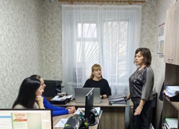 Депутат Тельмановского муниципального совета Наталья Зубач провела встречу с сотрудниками МБУ «Тельмановская централизованная библиотечная система»