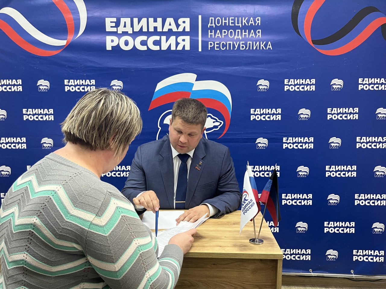 Депутаты Народного Совета ДНР Андрей Филатов и Дмитрий Плетень провели приемы граждан