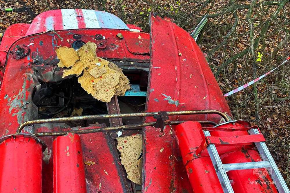 БПЛА-камикадзе ударил по пожарным под Горловкой, четверо спасателей в больнице БПЛА-камикадзе ударил по пожарным под Горловкой, четверо спасателей в больнице