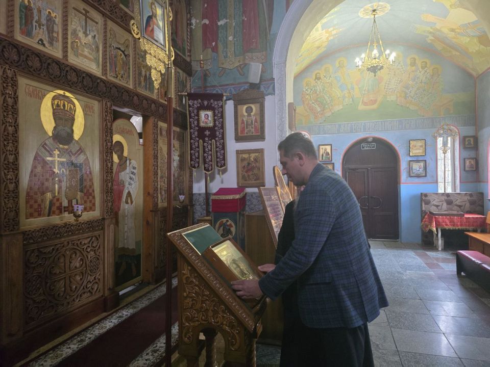 Александр Качанов: В Свято-Владимирском храме города Докучаевска появилась новая икона Спасителя Александр Качанов: В Свято-Владимирском храме города Докучаевска появилась новая икона Спасителя