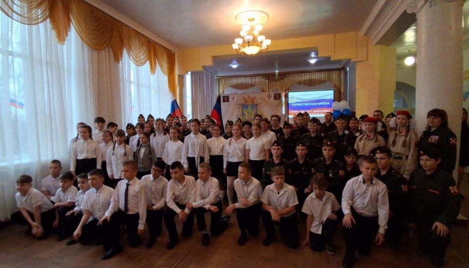 В школе Ждановки открылся третий гвардейский класс В школе Ждановки открылся третий гвардейский класс
