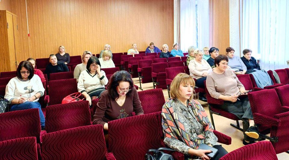 Михаил Меренков: Сегодня в Управе Буденновского внутригородского района Администрации городского округа Донецк провел аппаратное совещание, в котором приняла участие заместитель главы администрации городского округа Донецк... Михаил Меренков: Сегодня в Управе Буденновского внутригородского района Администрации городского округа Донецк провел аппаратное совещание, в котором приняла участие заместитель главы администрации городского округа Донецк...