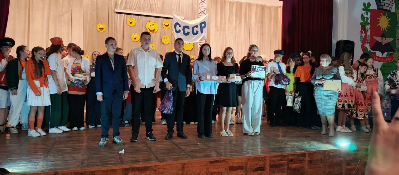 Вчера команда «ДЕСЯТОЧКА» обучающихся ГБОУ «Мироновская школа №10» приняла участие в фестивале-конкурсе КВН «Смеховой бунт: гены смеха»