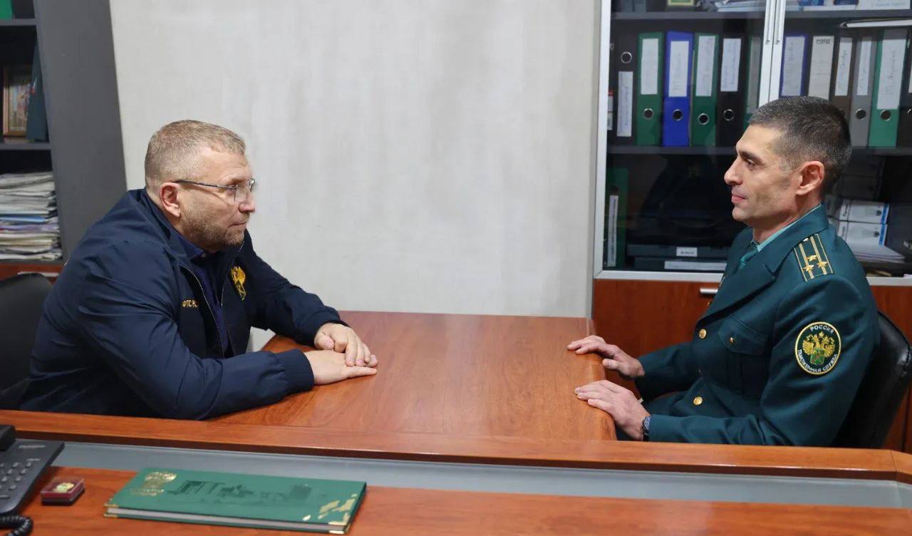 Руководитель ФТС России Валерий Пикалёв посетил Луганскую и Донецкую таможни Руководитель ФТС России Валерий Пикалёв посетил Луганскую и Донецкую таможни